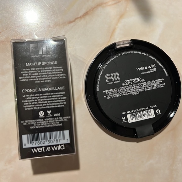 New Gothic Cosplay Wet n Wild Contour powder & beauty blender set - Picture 4 of 4